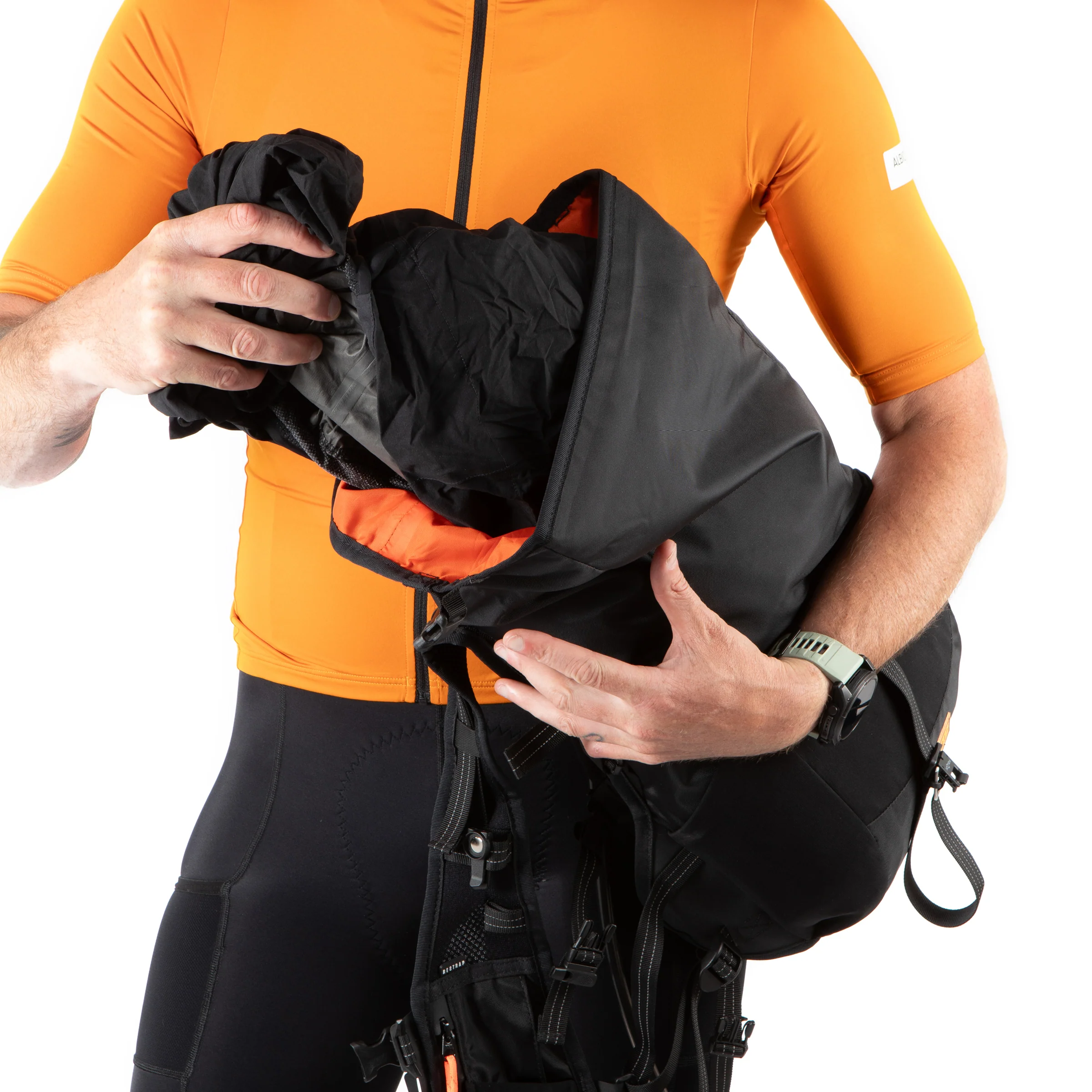 Rolltop Hydration Vest - Image 13